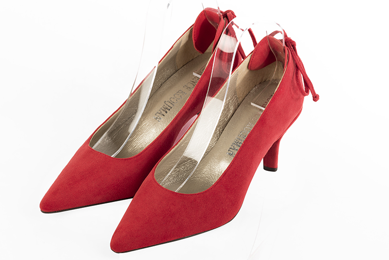 Scarlet red women's dress pumps, with a round neckline. Pointed toe. Medium slim heel. Front view - Florence KOOIJMAN